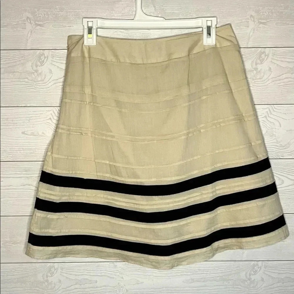 Ann Taylor Loft beige cotton lined skirt Size 2 - Picture 2 of 4